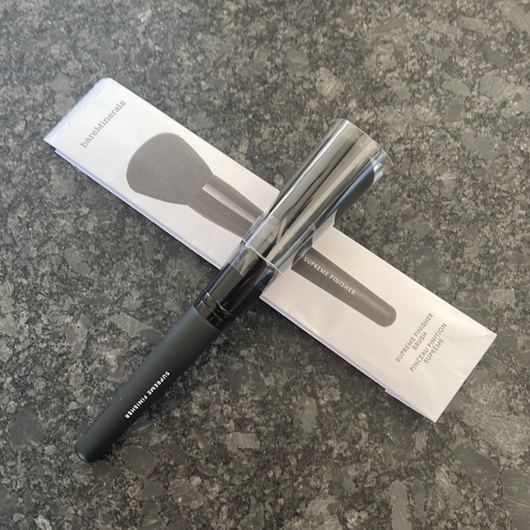 Bare Minerals Supreme Finisher Brush multi use powder blush bronzer highlighter - Picture 4 of 5